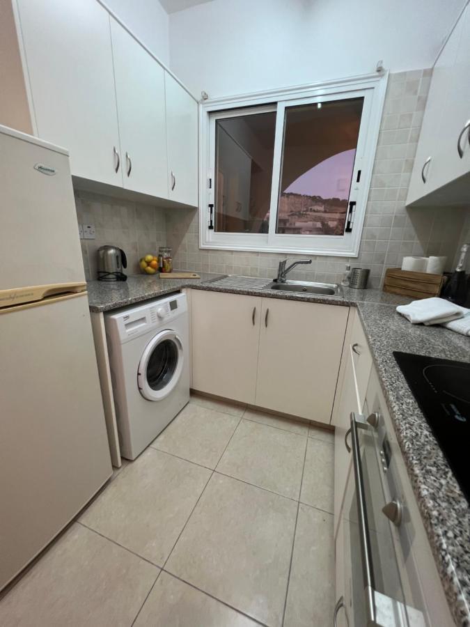 Hillview Apartment Пейя Экстерьер фото