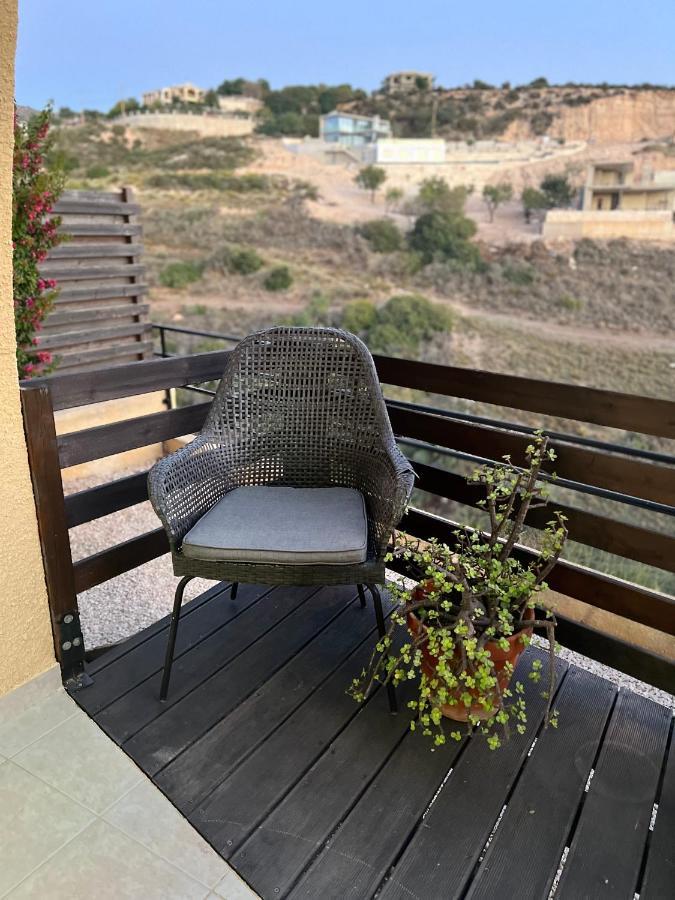 Hillview Apartment Пейя Экстерьер фото